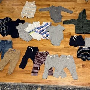 Baby boy GAP bundle 6-12 months (18 pieces)
